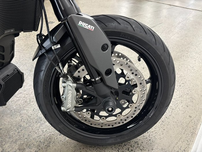 2019 DUCATI HYPERMOTARD 950 (RED) Red