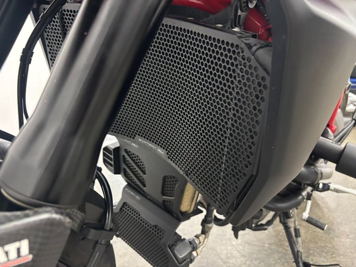 2019 DUCATI HYPERMOTARD 950 (RED) Red