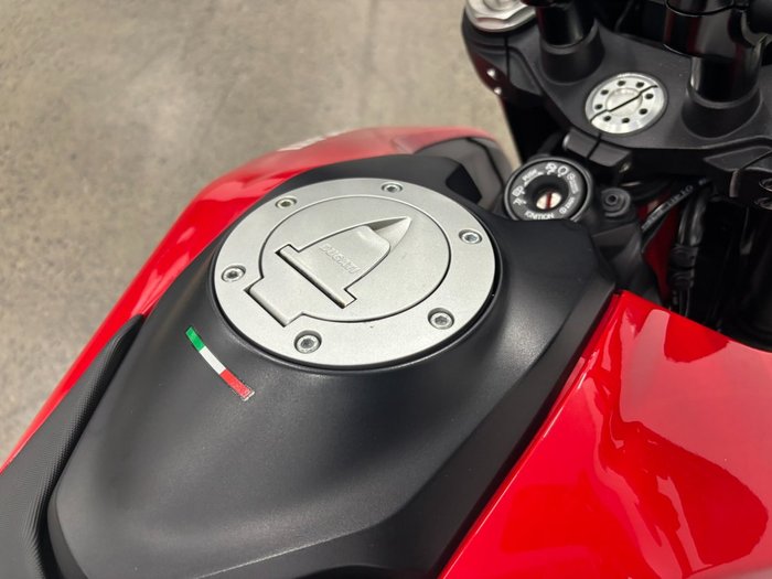 2019 DUCATI HYPERMOTARD 950 (RED) Red