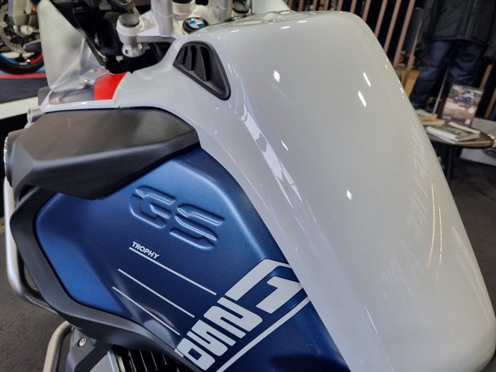2023 BMW Motorrad R 1250 GS ADVENTURE TROPHY Gravity Blue Metallic Matt (16-11)
