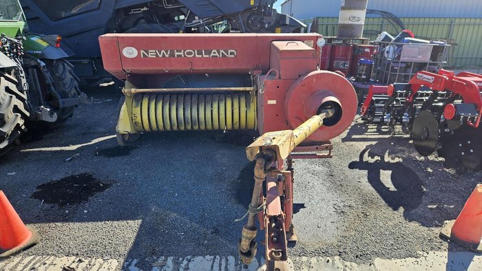 New Holland Hayliner 317