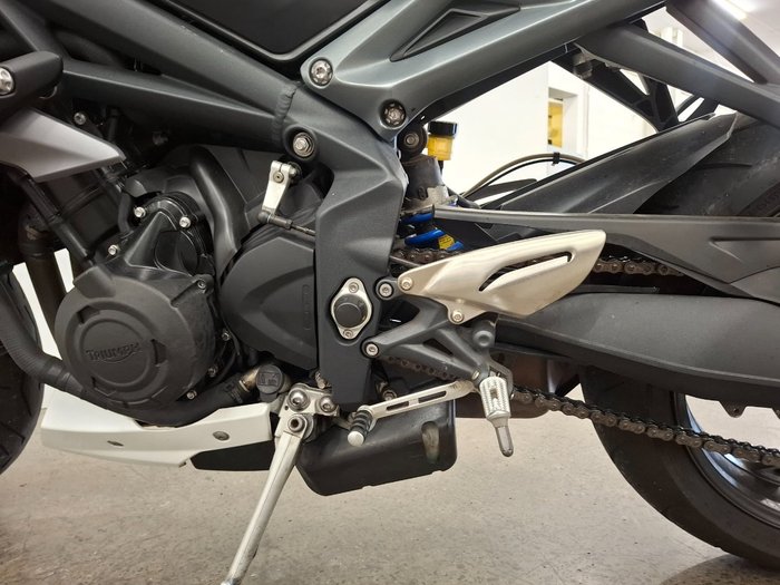 2014 Triumph STREET TRIPLE 660 White