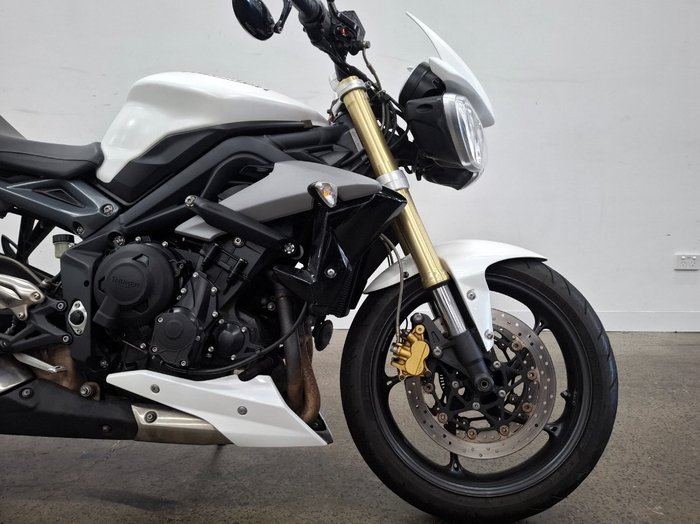 2014 Triumph STREET TRIPLE 660
