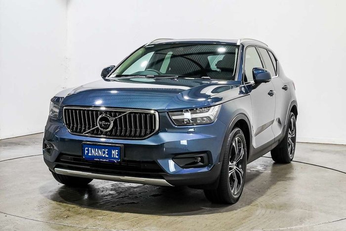 2022 Volvo XC40