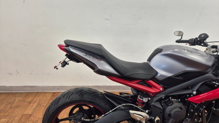 2014 Triumph STREET TRIPLE R GREY