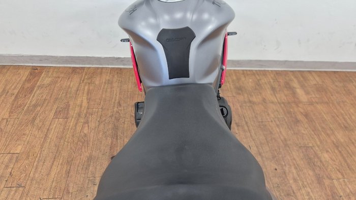 2014 Triumph STREET TRIPLE R GREY