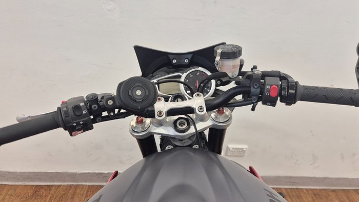 2014 Triumph STREET TRIPLE R GREY