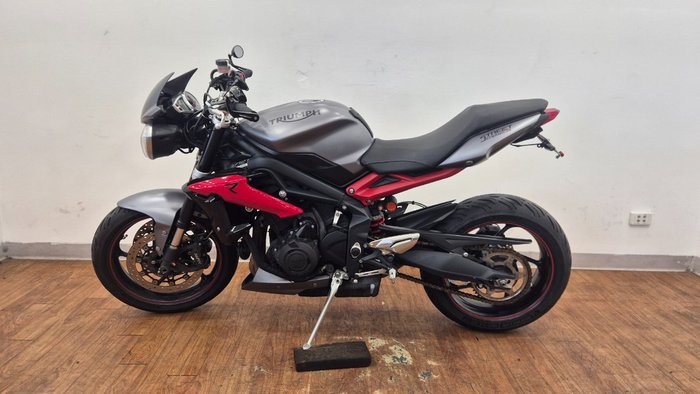 2014 Triumph STREET TRIPLE R GREY