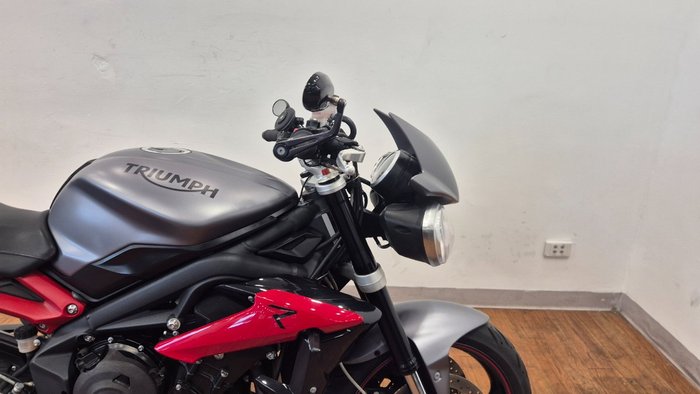 2014 Triumph STREET TRIPLE R GREY