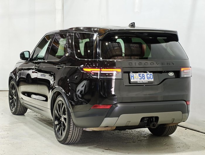 2017 Land Rover Discovery TD6 SE