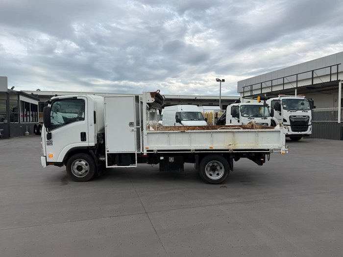 2008 Isuzu N Series