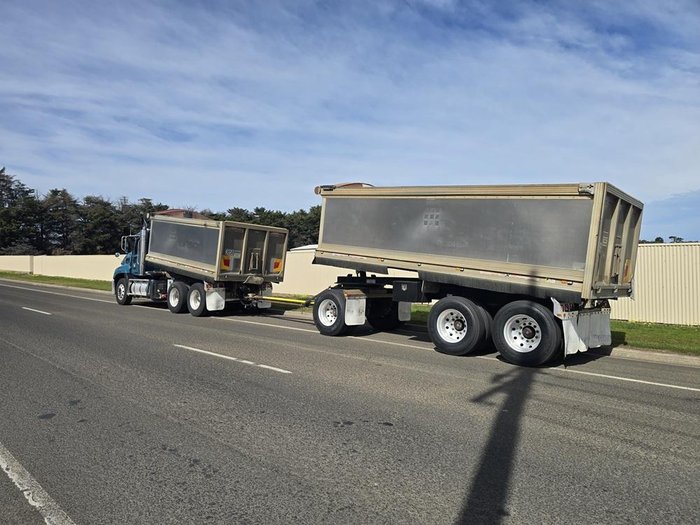 2016 Mack Granite
