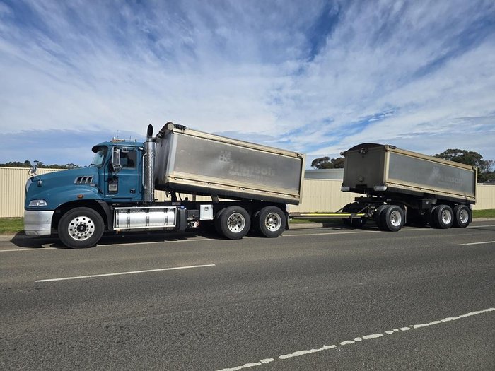 2016 Mack Granite