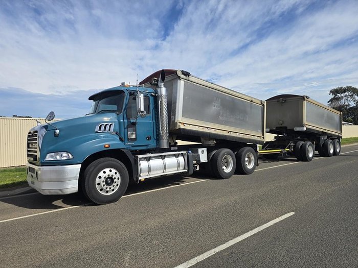 2016 Mack Granite