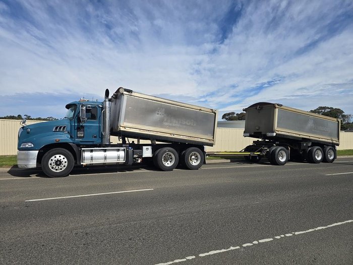 2016 Mack Granite