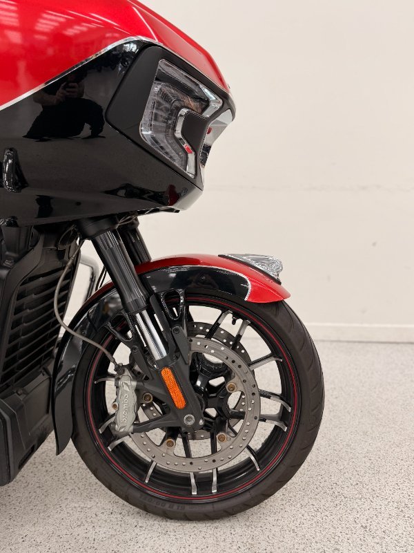 2020 INDIAN CHALLENGER LIMITED Black