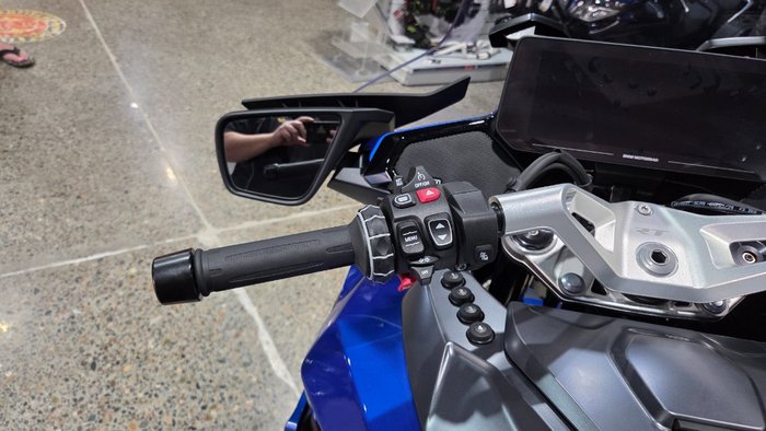 2026 BMW Motorrad 2026 BMW 1300CC R 1300 RT Impulse BLUE
