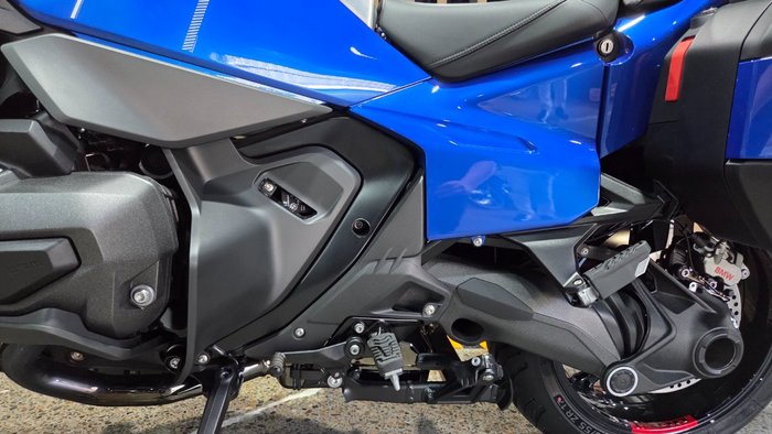 2026 BMW Motorrad 2026 BMW 1300CC R 1300 RT Impulse BLUE