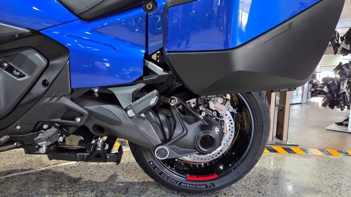 2026 BMW Motorrad 2026 BMW 1300CC R 1300 RT Impulse BLUE