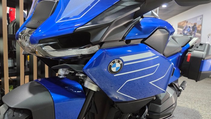 2026 BMW Motorrad 2026 BMW 1300CC R 1300 RT Impulse BLUE