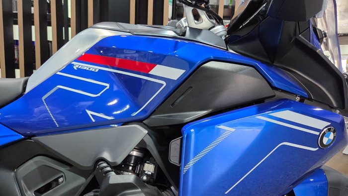 2026 BMW Motorrad 2026 BMW 1300CC R 1300 RT Impulse BLUE
