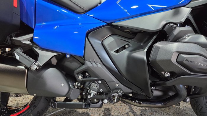 2026 BMW Motorrad 2026 BMW 1300CC R 1300 RT Impulse BLUE