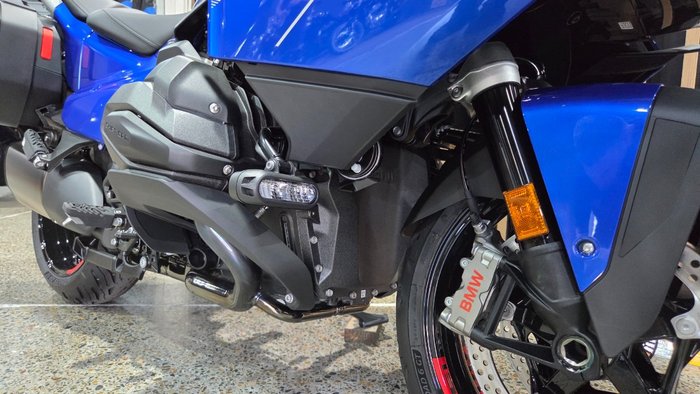 2026 BMW Motorrad 2026 BMW 1300CC R 1300 RT Impulse BLUE