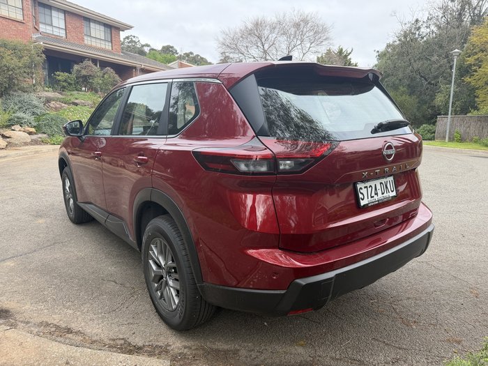 2026 Nissan X-TRAIL ST