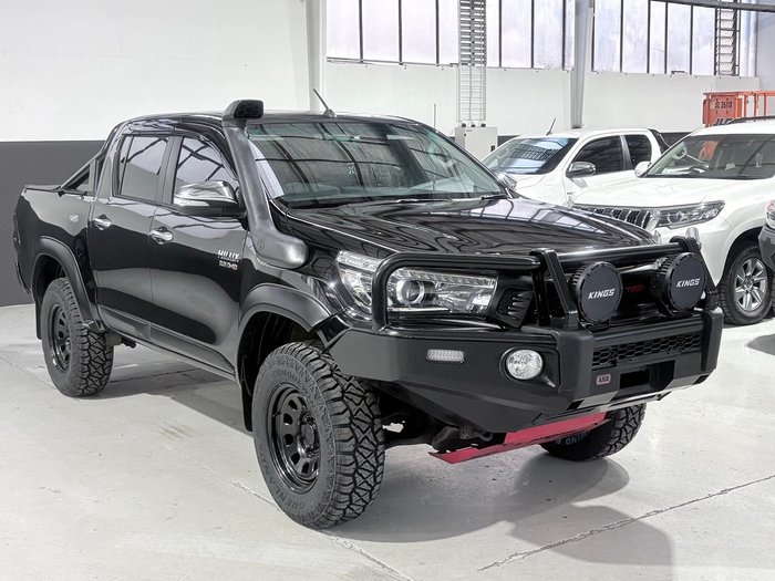2017 Toyota Hilux SR5