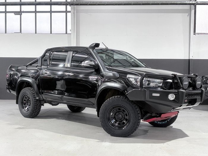 2017 Toyota Hilux SR5