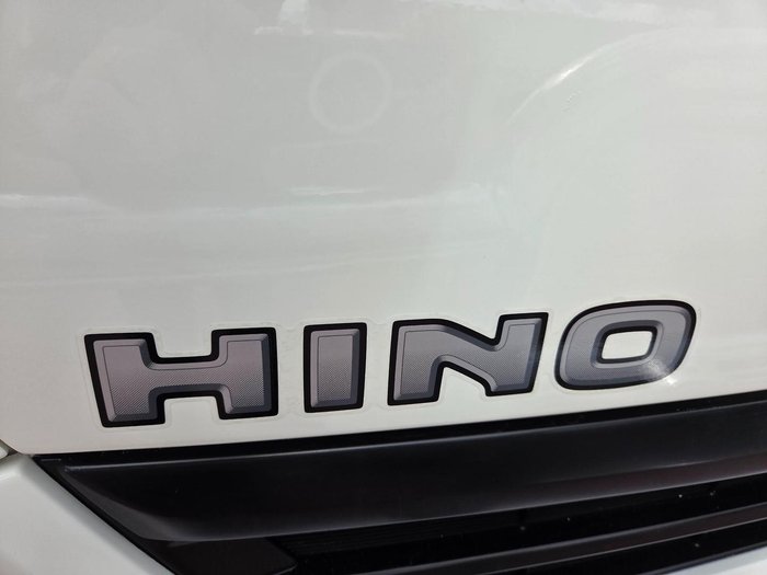 2013 Hino 616 - 300 Series Car License Van And Lift