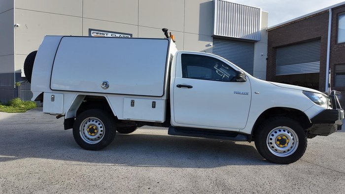 2019 Toyota Hilux SR