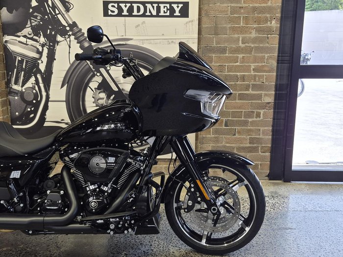 Harley-Davidson Road Glide 117 (FLTRX) Touring