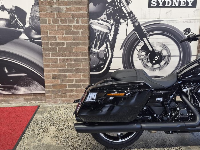 Harley-Davidson Road Glide 117 (FLTRX) Touring