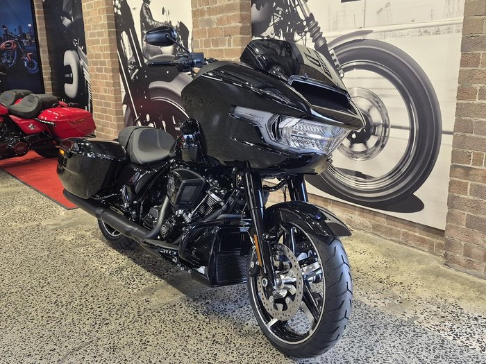 Harley-Davidson Road Glide 117 (FLTRX) Touring
