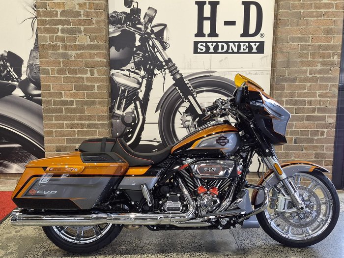 Harley-Davidson CVO Street Glide 121 (FLHXSE) Touring