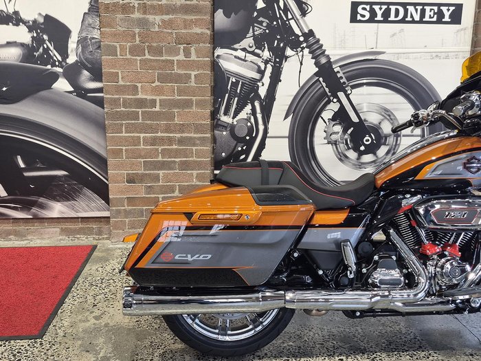 Harley-Davidson CVO Street Glide 121 (FLHXSE) Touring