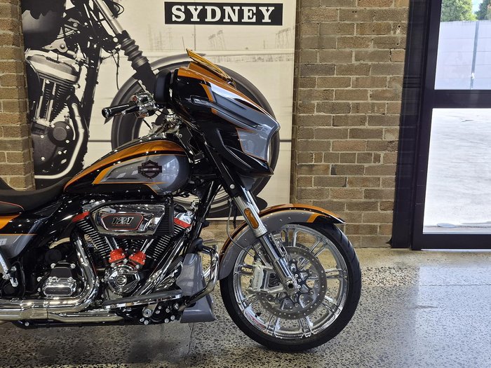 Harley-Davidson CVO Street Glide 121 (FLHXSE) Touring