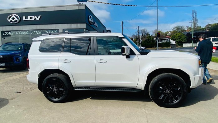 2025 Toyota Landcruiser Prado Kakadu