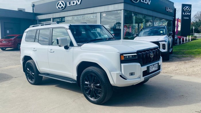 2025 Toyota Landcruiser Prado