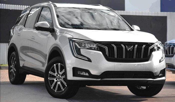 2024 Mahindra XUV700
