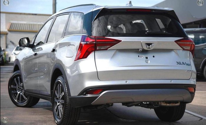 2024 Mahindra XUV700 AX7L Black Edition