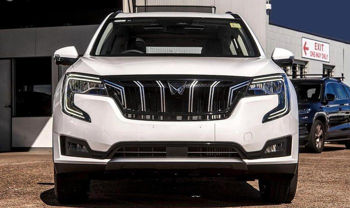 2024 Mahindra XUV700 AX7L Black Edition