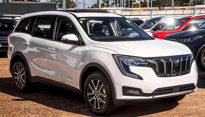 2024 Mahindra XUV700 AX7L Black Edition