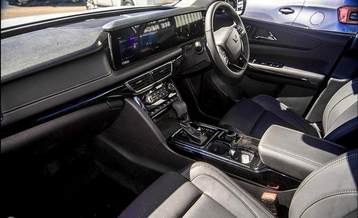 2024 Mahindra XUV700 AX7L Black Edition