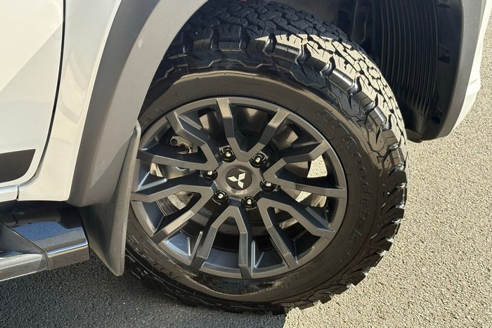 2023 Mitsubishi Triton Xtreme