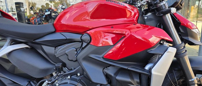 2023 Ducati Streetfighter V2 Streetfighter Red