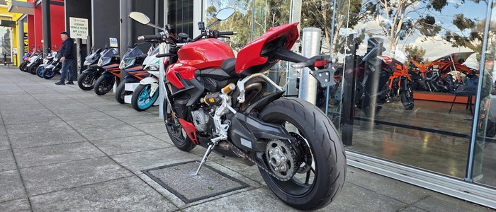2023 Ducati Streetfighter V2 Streetfighter Red