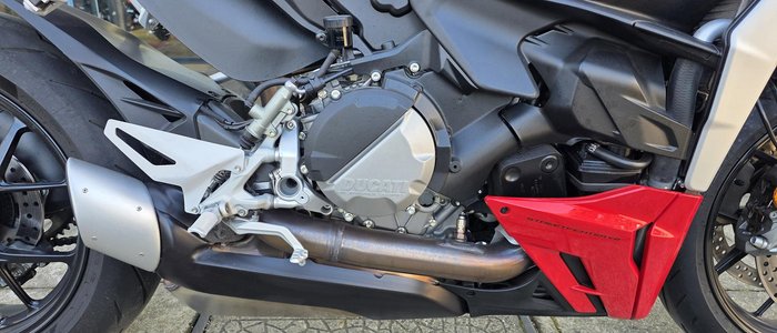 2023 Ducati Streetfighter V2 Streetfighter Red