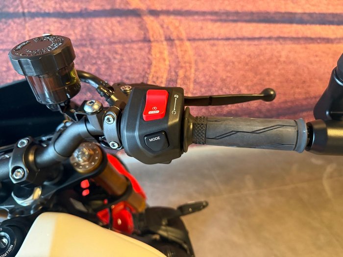 2026 Yamaha XSR900 XSR Red